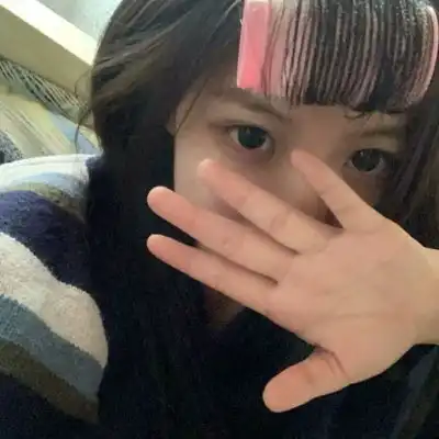 女生头像高质量黑色系绿