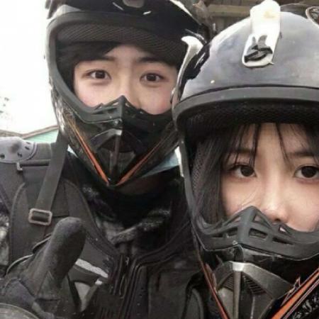  扣扣情侣头像你来我心里吧