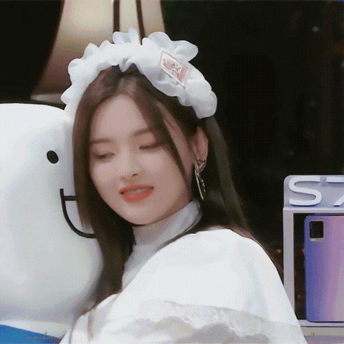 杨超越为什么有很多大龄的粉丝
