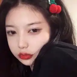  温暖治愈系女生头像笑起来很甜美的女生