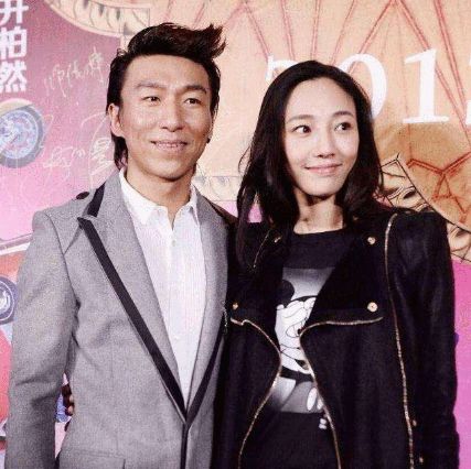  陈羽凡25岁女友微博账号疑曝光,海量私照全藏在头像专辑里