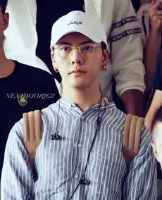 高清禁欲系头像男眼镜