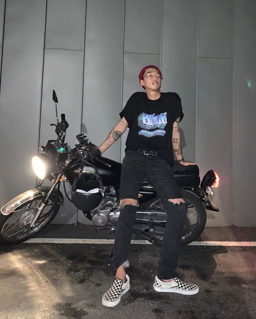  韩国博主的个性街头风穿搭