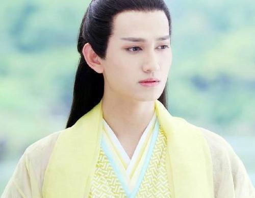  她把妹妹带进了演艺圈,如今妹妹红遍全国,自己却不温不火