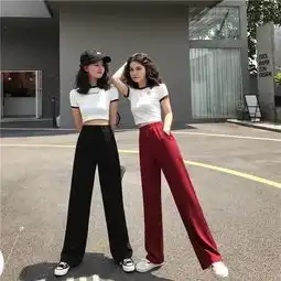  短tee甩裤,藏肉时髦还减龄