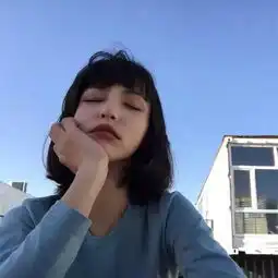  ins头像女生打游戏的时候都在想些什么