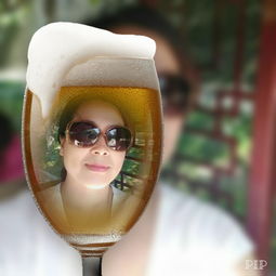  美女啤酒