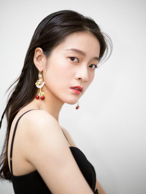  张雪迎的故事从刘晓庆的女儿,到狗十三中的李玩