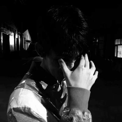 悲伤头像伤感黑白图片