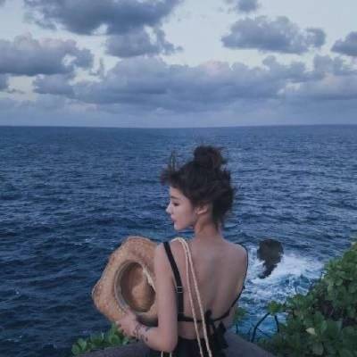  海边气质美女背影头像自找的痛不敢喊痛
