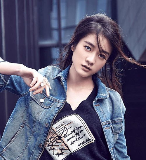  她意外把妹妹带进了演艺圈,如今妹妹红遍全国,她却不温不火
