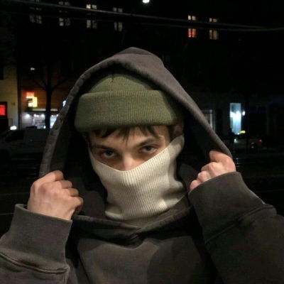  欧美风颓废感高冷男头外冷内热