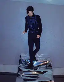 男孩子在外别太妖娆,穿衣还是要学肖战的禁欲风,这样妈妈才放心  男孩子在外别太妖娆,穿衣还是要学肖战的禁欲风,这样妈妈才放心