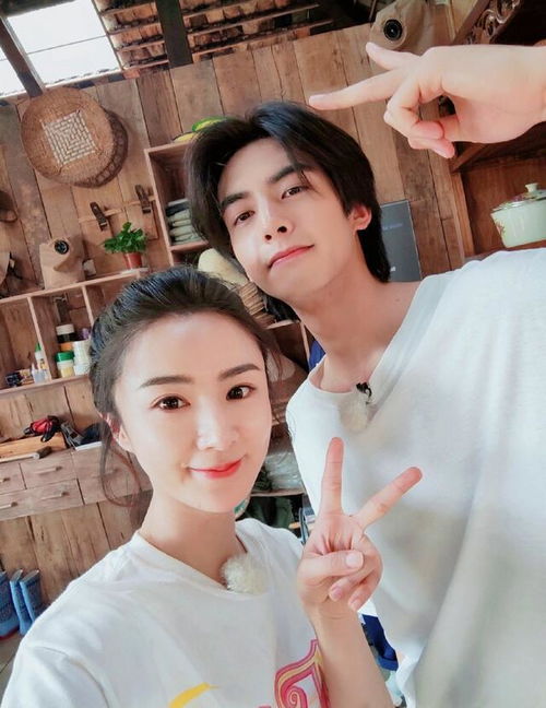  生无可恋妈妈帮忙追星,宋威龙送薇娅女儿礼物,妮妮差点脱粉