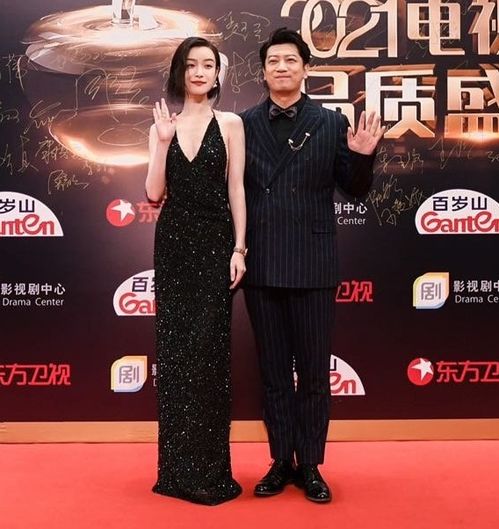  田雨为倪妮披上西装外套被赞绅士,网友力赞难怪当初能追上汤唯