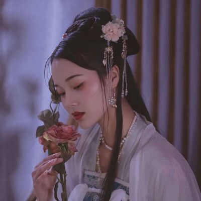  玄学大师的农家生活她携玄门种植草药成女富豪,还嫁个暖心男