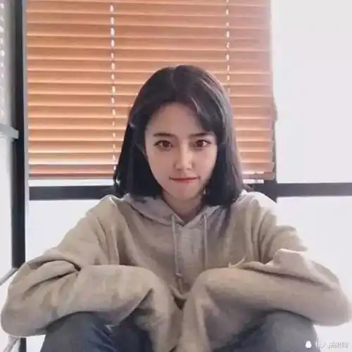  谁认识她啊她的妆怎么画