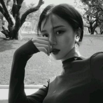  瞬间很伤感的文案