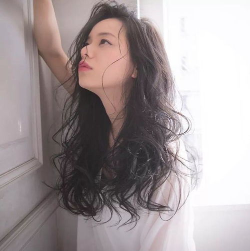  女生头发染什么颜色好看