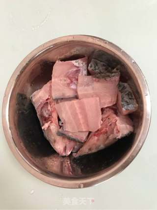  一鱼两吃之鱼头炖豆腐的做法一鱼两吃之鱼头炖豆腐怎么做绿竹猗猗rloqcx的菜谱