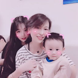  杨清柠一家三代过六一,姥姥与孙子合照,神似两母子