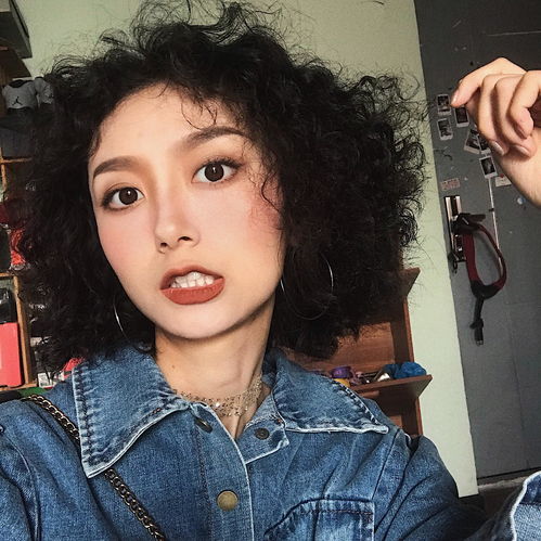  女生留爆炸头是什么体验