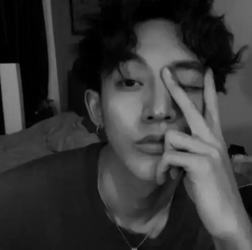 情侣头像黑色系一男一女