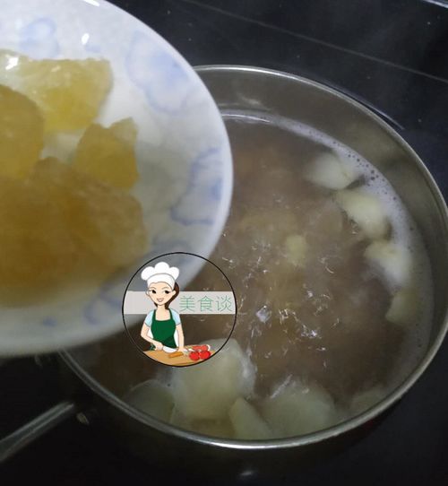  秋天,这道糖水女人要多喝,清甜滋补,清肺润燥,女人多吃睡眠好