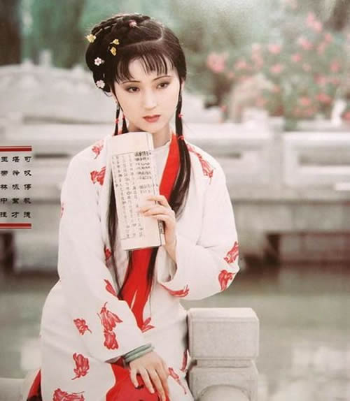  陈晓旭因饰演林黛玉大火,最终看破红尘选择出家,41岁患癌离世