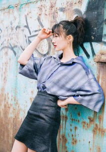  她演郑爽的学霸闺蜜,今穿斗字短袖配拼接裙,美成初恋女友了