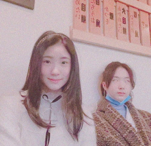  小s大女儿成知名手机品牌大使,走向国际化,拍宣传片鬼马精灵