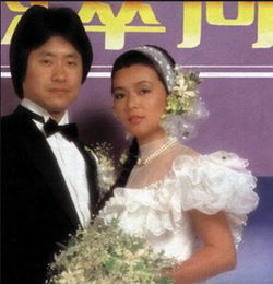  她是拍三级片的小龙女,与周润发分手后转恋上同性,如今带发修行不会再婚