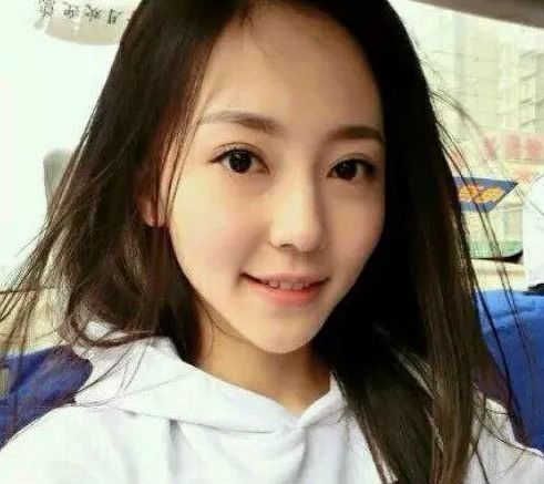  难怪看黄梦莹越来越眼熟原来小时候的qq头像是她,从小美到大