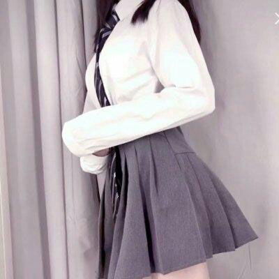  细腿图片只有腿小学生细腿照图片