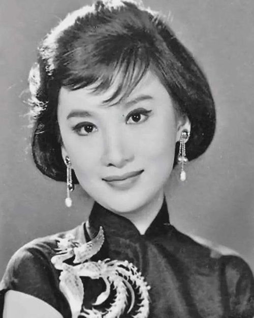  金庸为娶小三抛弃相伴23年妻子,三段婚姻妻子美若天仙