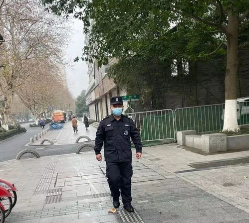  警察节当天,他们从天而降