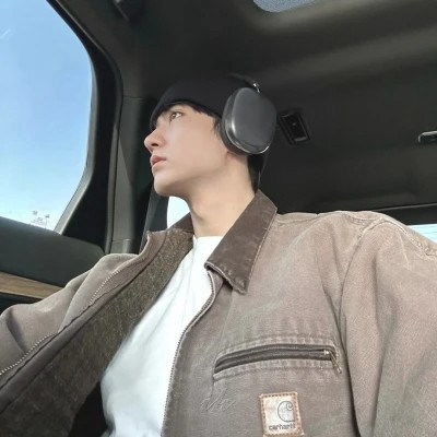  2023最新高清帅气真人男生头像
