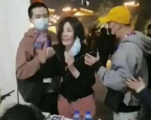  和王菲分手实锤谢霆锋再曝出猛料出轨了,我绝对无法接受