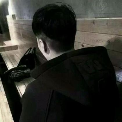 帅哥气质侧面头像孤独