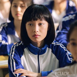  开学啦校服丑也可能是你发型不够萌