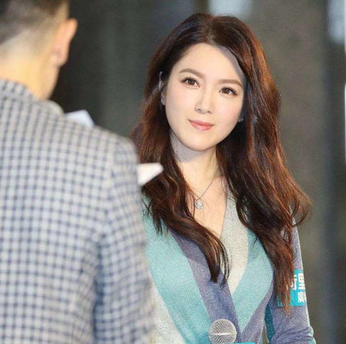  苟芸慧嫁豪门养娘家,月收千万家用,仍对富三代老公不满