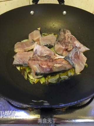  一鱼两吃之鱼头炖豆腐的做法一鱼两吃之鱼头炖豆腐怎么做绿竹猗猗rloqcx的菜谱