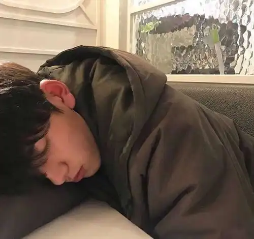 男生头像曾有人说酷酷的男生温柔且善良 男生头像曾有人说酷酷的男生温柔且善良