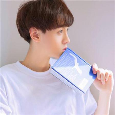  男生帅气的头像真人,颜值很高的帅气男生小清新的