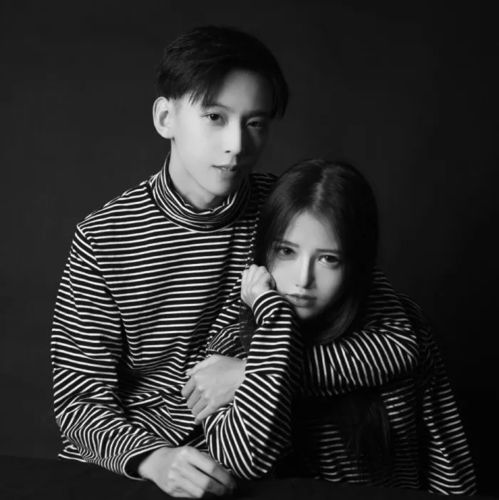 情侣头像黑色系一男一女