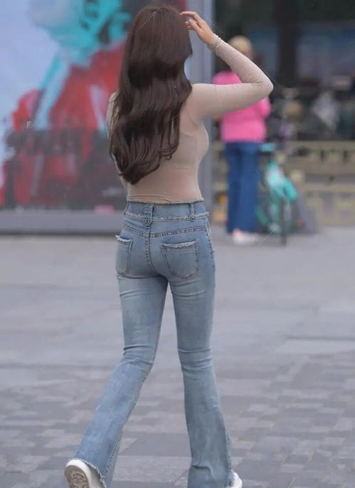  打底裤的打扮谁穿都美,诠释出时髦气息,凸显个人独有魅力