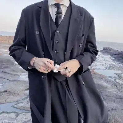 禁欲系高冷西装革履男生头像 禁欲系高冷西装革履男生头像