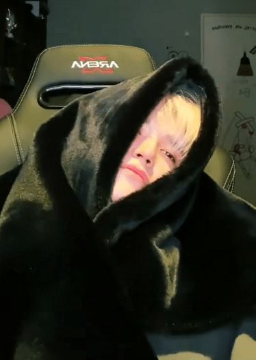  朴灿烈亲姐李泰容亲姐,拥有超帅的亲弟弟,原来都是队友粉
