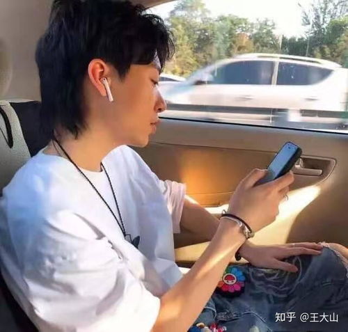  求鲻鱼头男头像,潮图那种,谢谢
