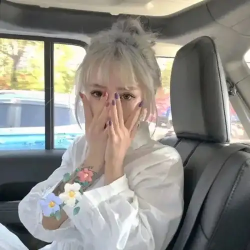  头像动漫女生头像高冷系,平生岁岁共追游